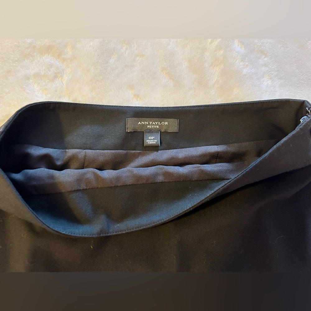 2 knee length skirts - Picture 4 of 4